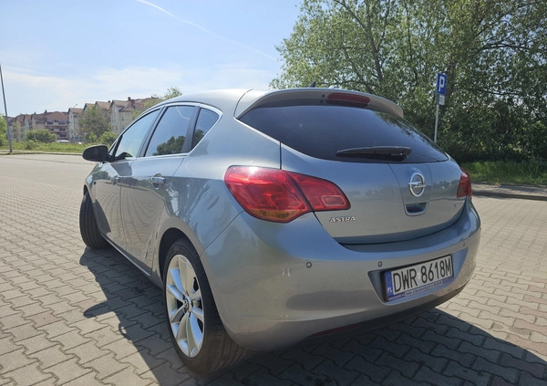 Opel Astra cena 21500 przebieg: 232000, rok produkcji 2009 z Wrocław małe 436